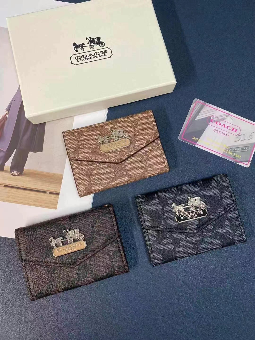 Elegant Coach Wallet – Timeless Style & Functionality
